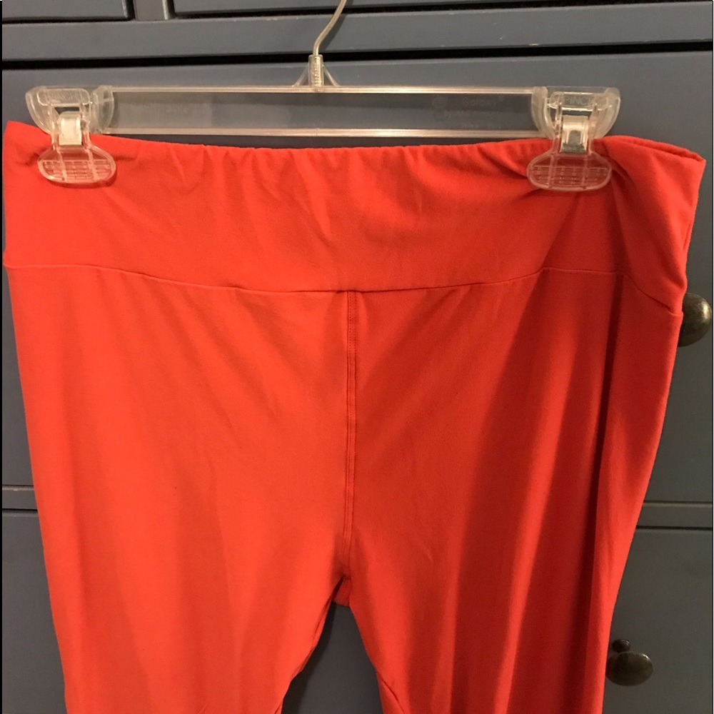 Lularoe Tall & Curvy leggings (size 12-22)